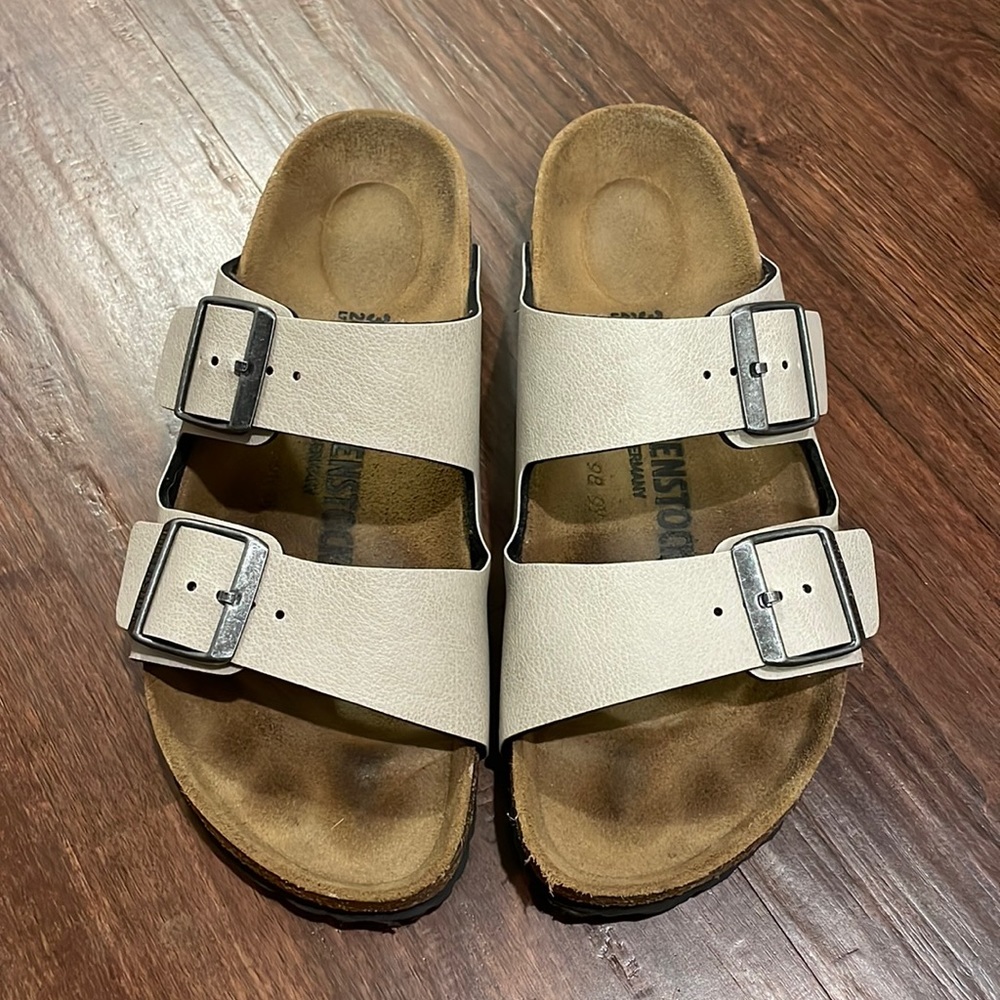 Size 38 NARROW Birkenstocks